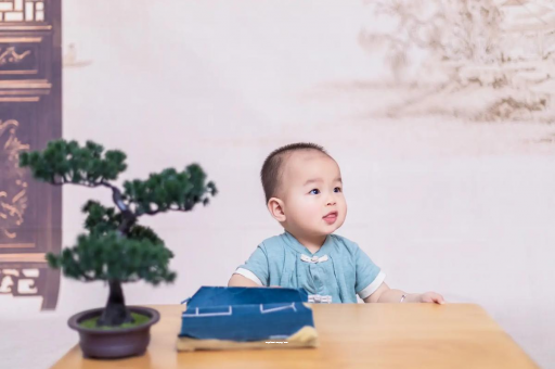 吕梁宝宝拉屎就哭